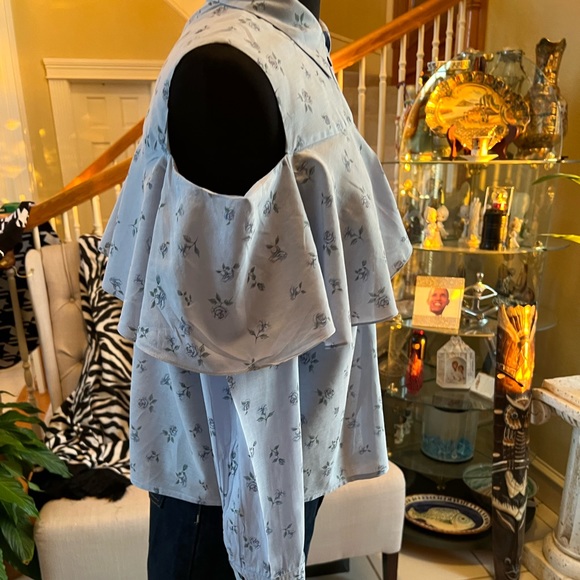 Ladies cold shoulder floral light blue long sleeve shirt - Picture 5 of 11